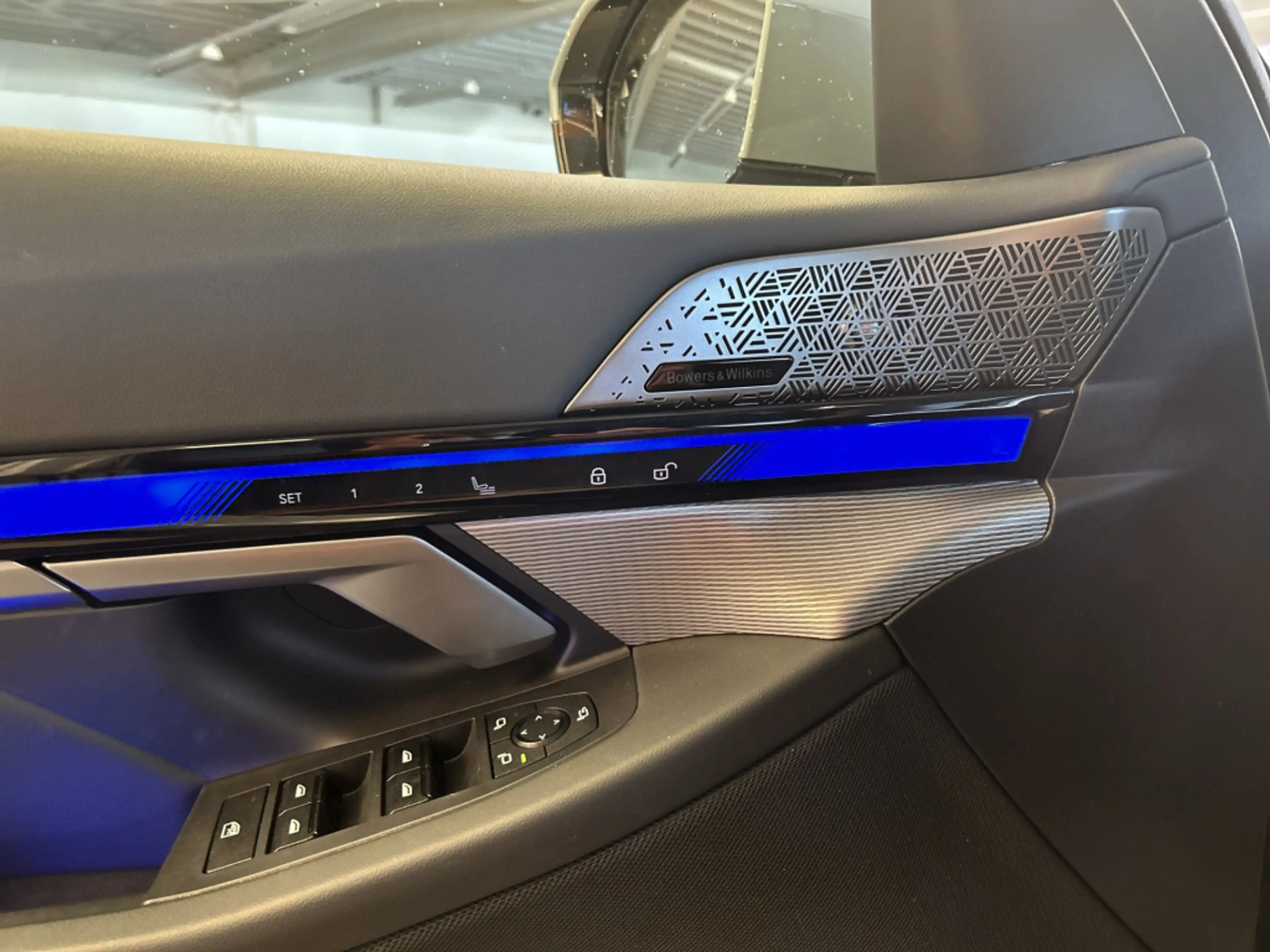 BMW i5 eDrive40 — photo 13