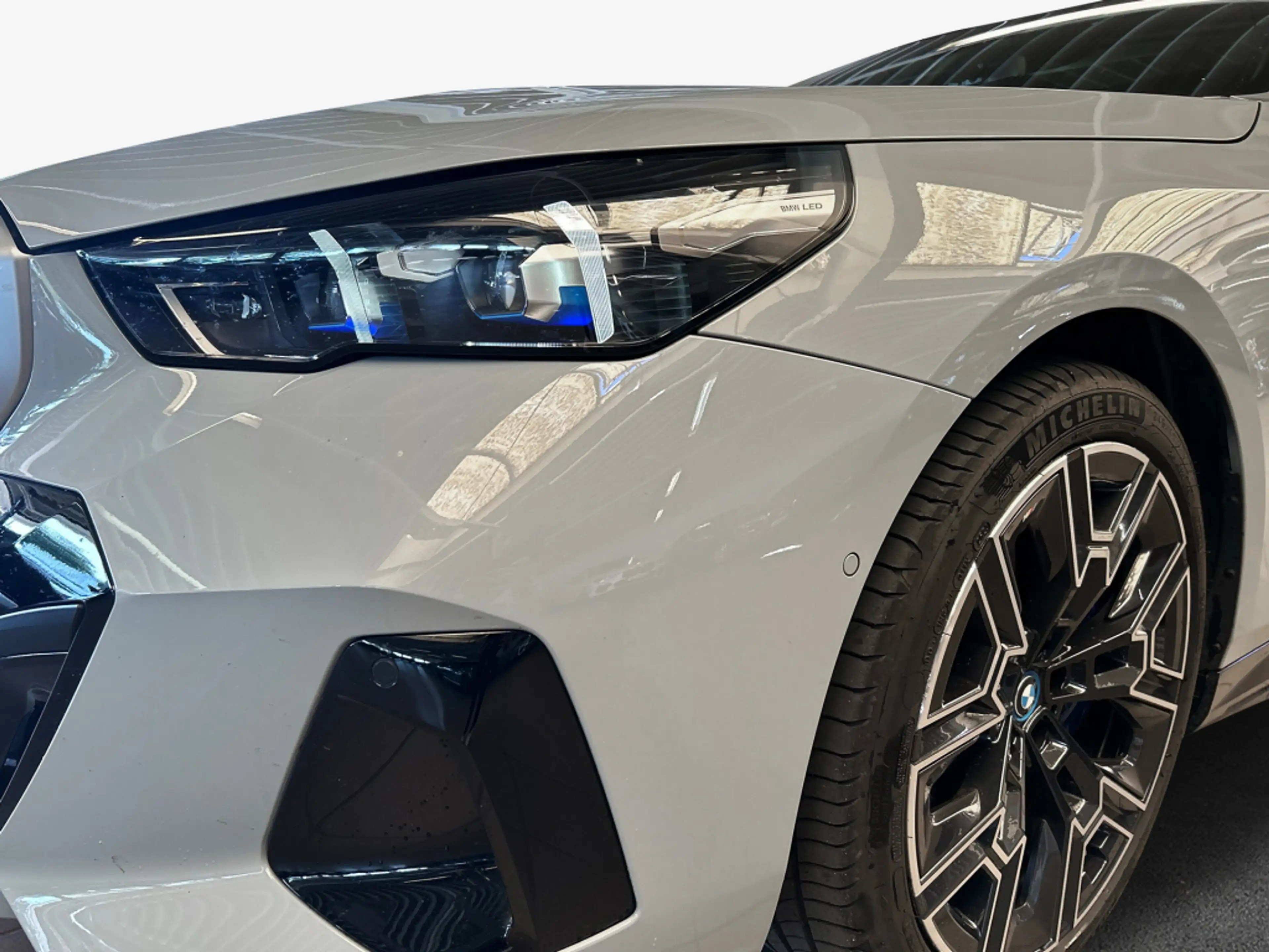 BMW i5 eDrive40 — photo 5