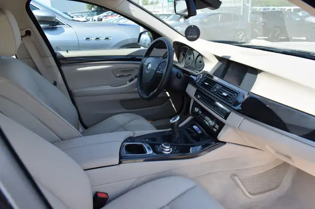 BMW 5 Series view 10