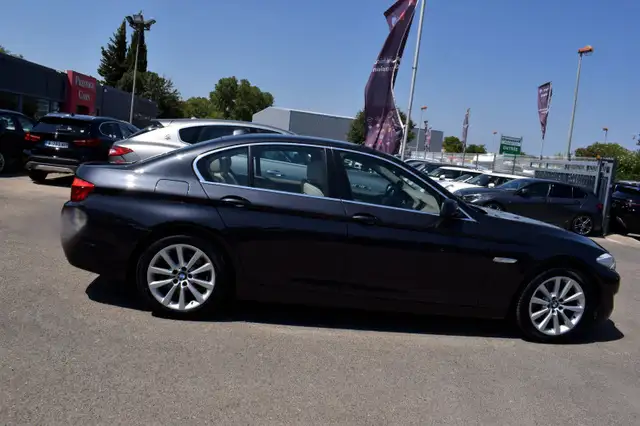 BMW 5 Series view 9