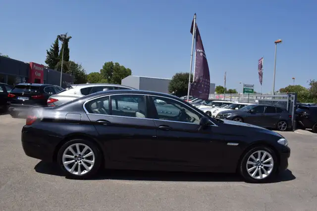 BMW 5 Series view 6