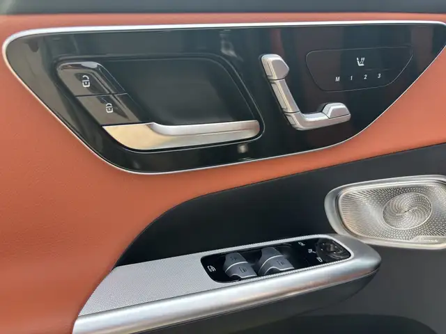 Mercedes-Benz GLC Class view 9