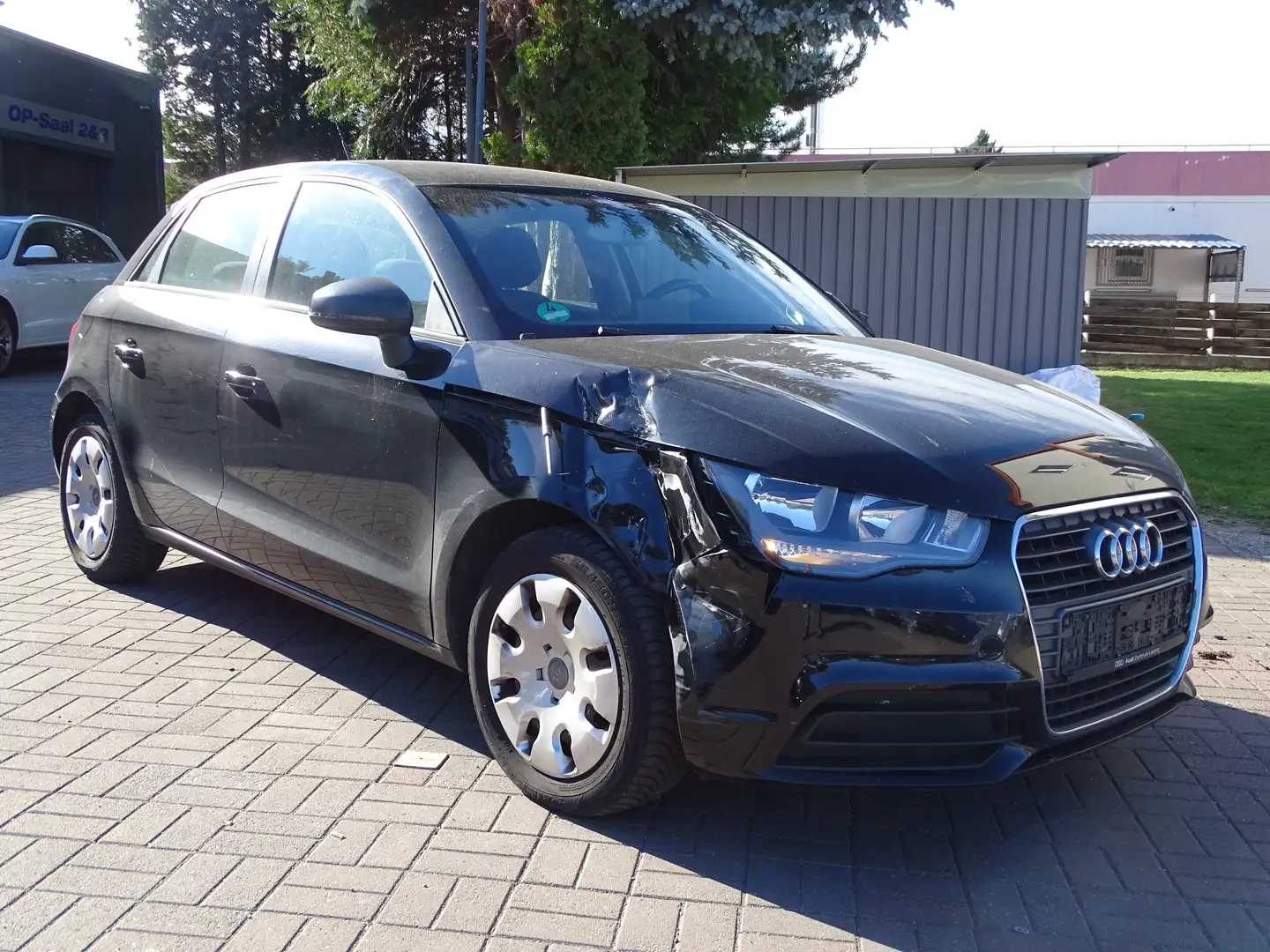 Audi A1 A1 Sportback 1.2 TFSI*MULTI*PDC*TEMPOMAT* Schwarz - 1