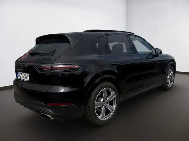 Porsche Cayenne view 7