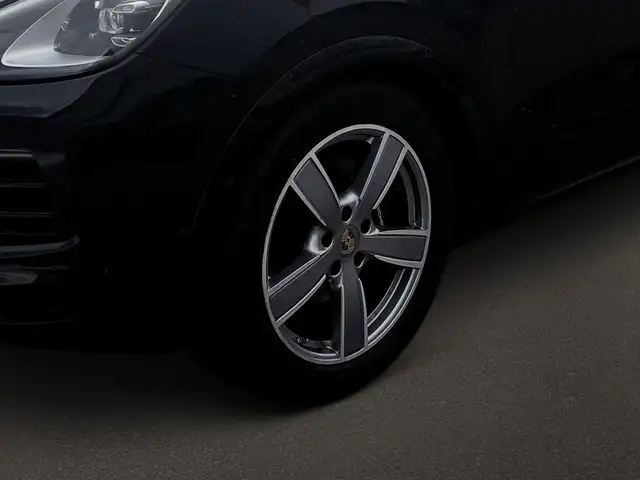 Porsche Cayenne view 2
