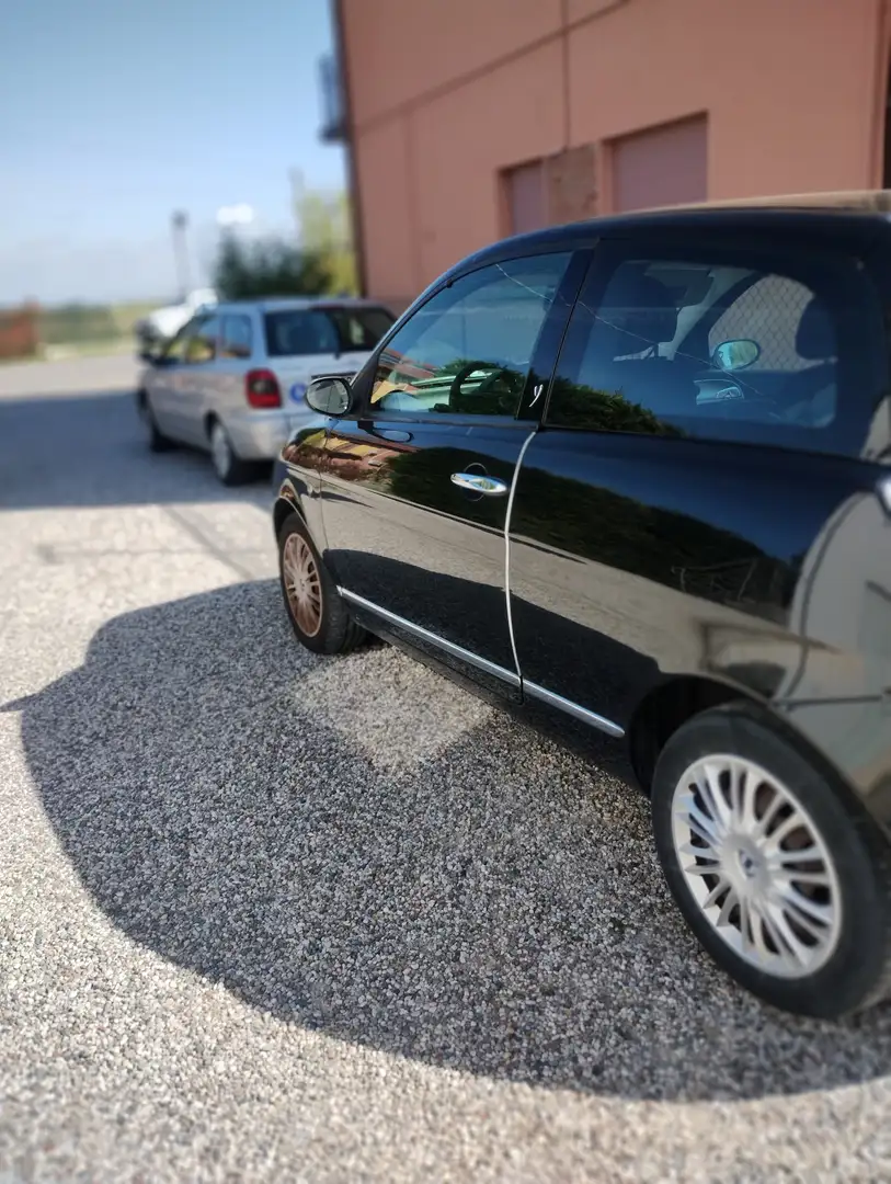 Lancia Ypsilon Ypsilon 1.3 mjt Oro 100 dfn Czarny - 1