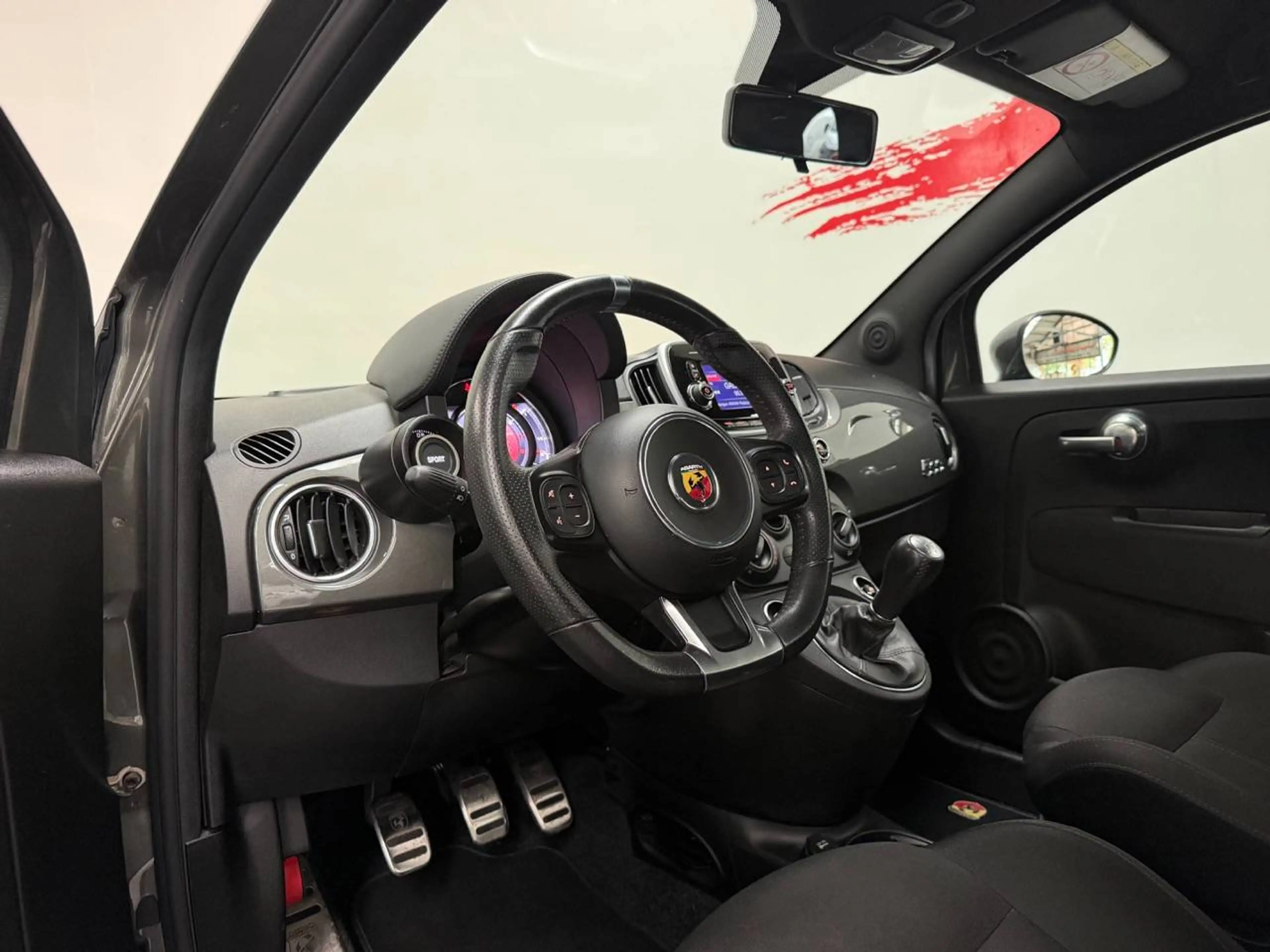 Fiat 500 Abarth 210 ch — photo 10