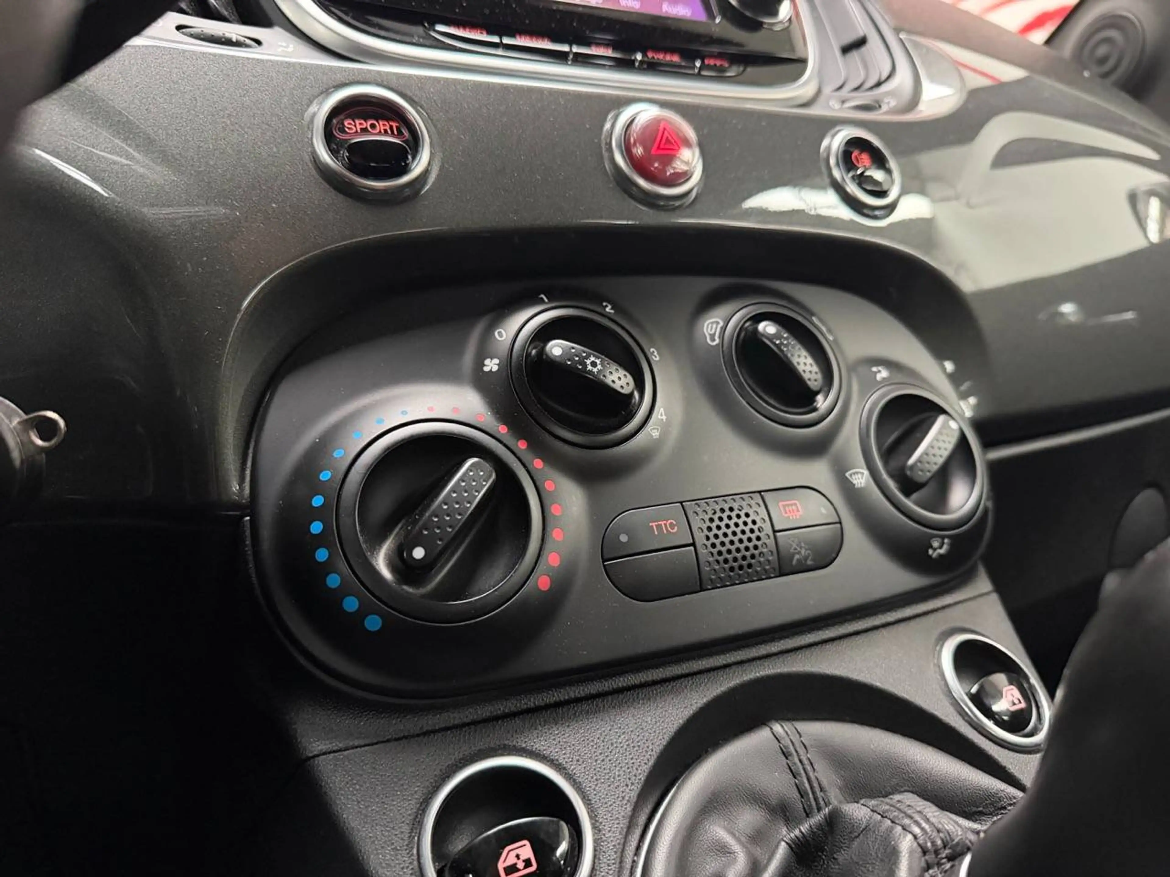 Fiat 500 Abarth 210 ch — photo 13