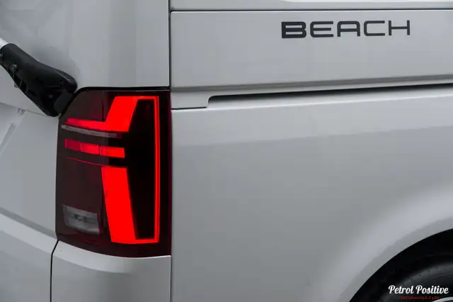 Volkswagen Transporter view 12