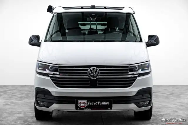Volkswagen Transporter view 6