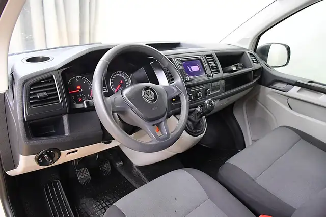 Volkswagen Transporter view 3