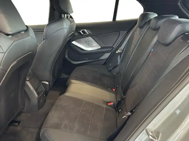 BMW 1 Series view 15