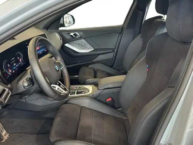 BMW 1 Series view 13