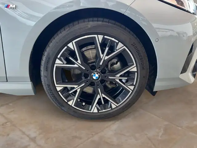 BMW 1 Series view 6