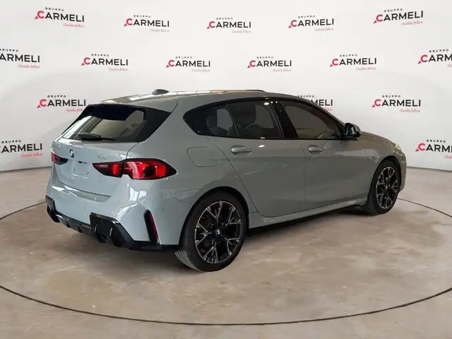 BMW 1 Series view 4