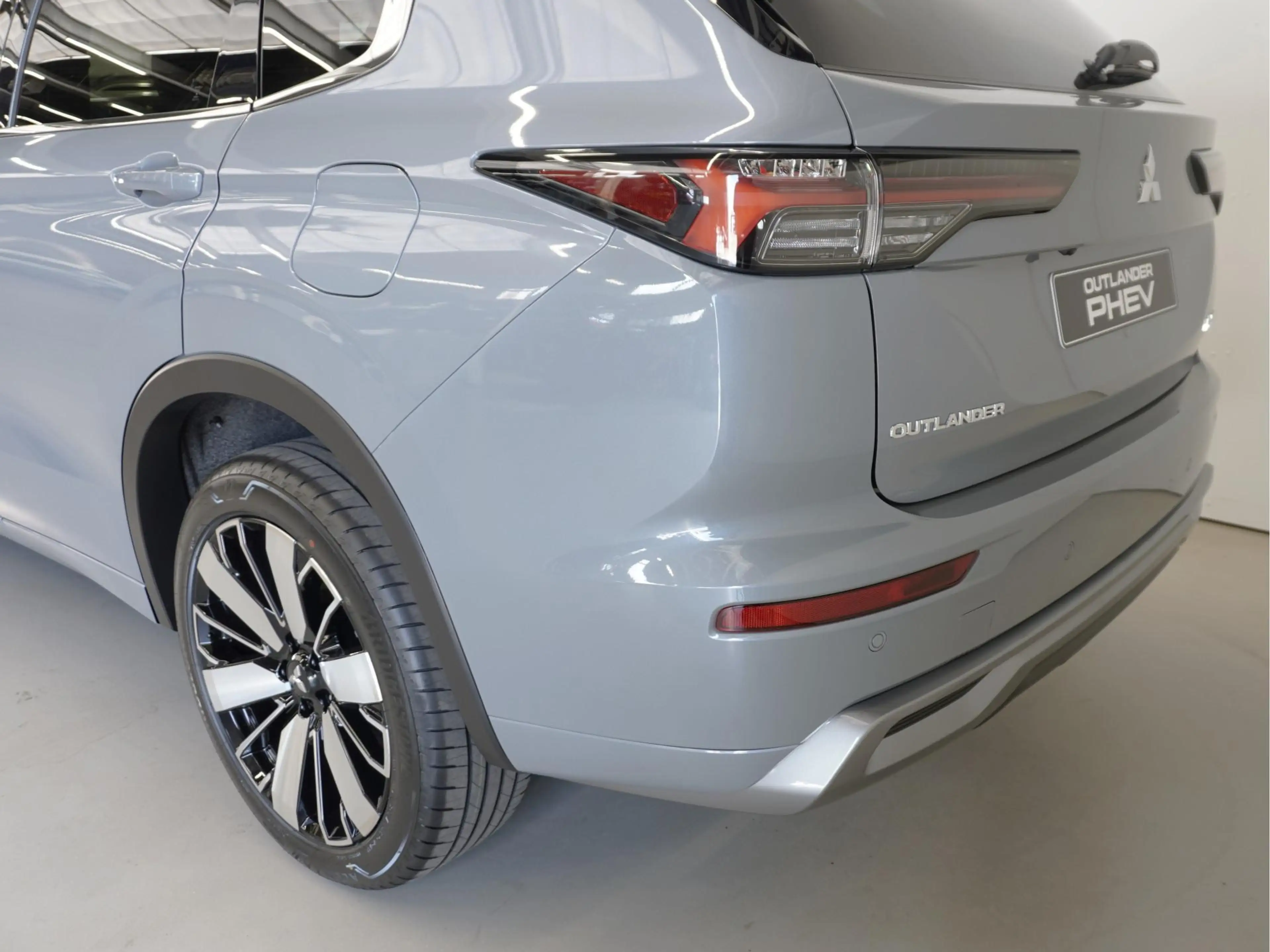 Mitsubishi Outlander 2.4 PHEV Instyle | Actieprijs | Uit voorraad lever — photo 4