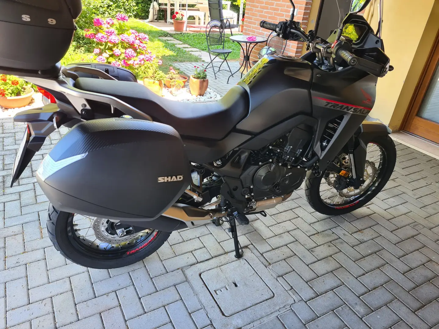 Honda Transalp Zwart - 1