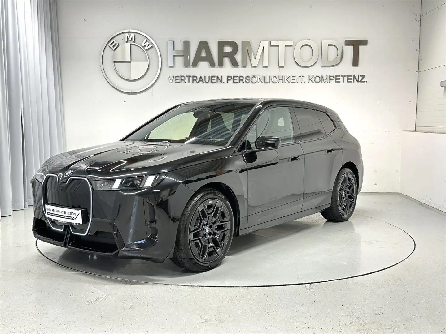 BMW iX xDrive60 Negro - 1