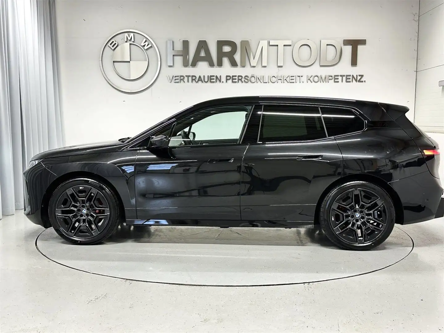 BMW iX xDrive60 Negro - 2