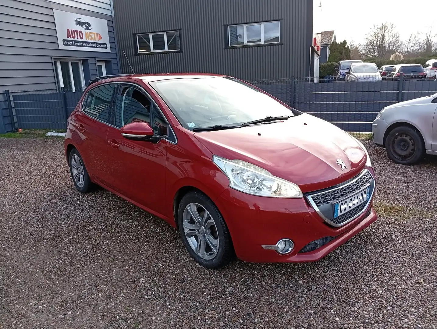 Peugeot 208 208 1.6 e-HDi 115ch FAP BVM6 Allure Rouge - 1
