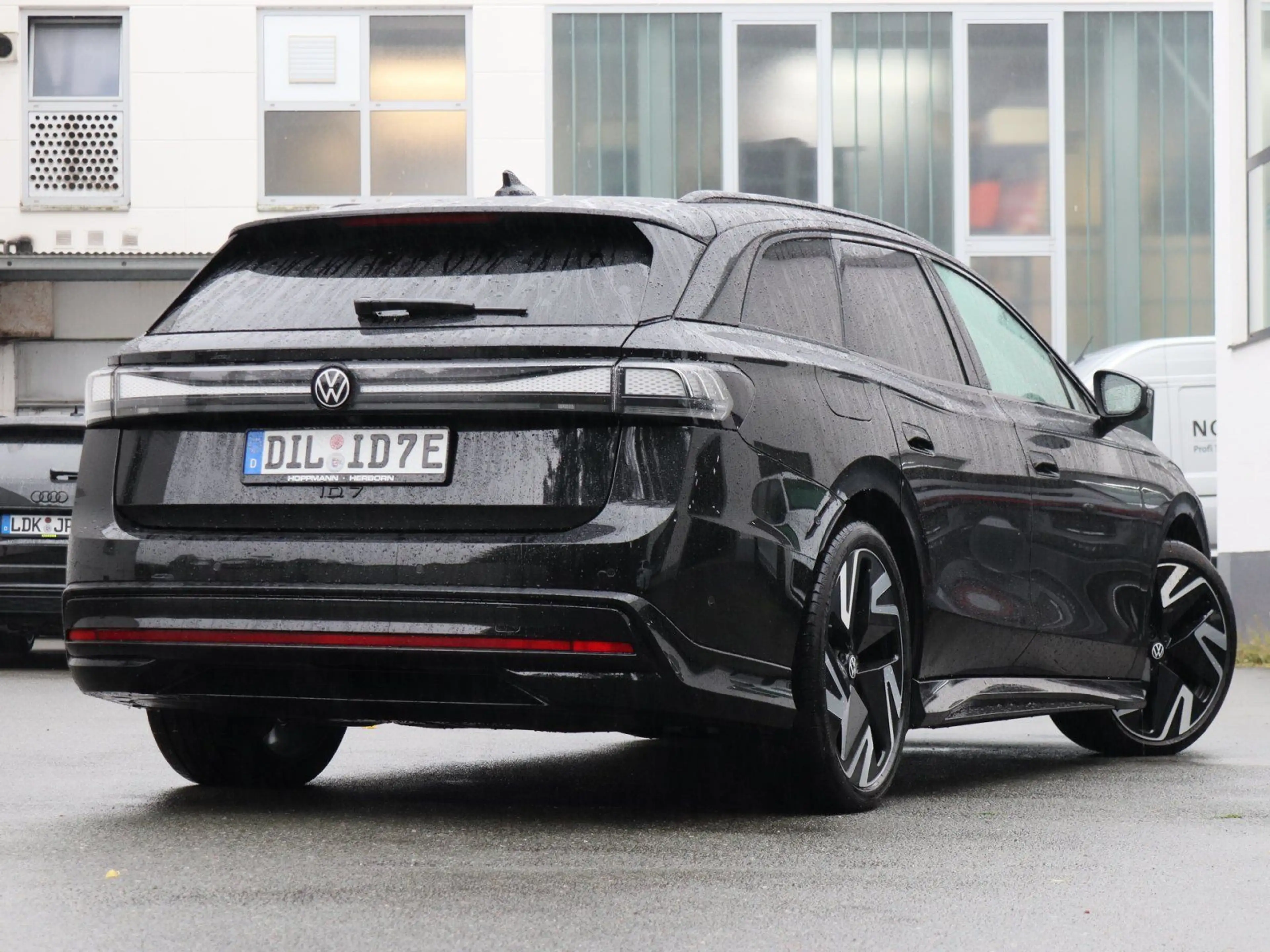 Volkswagen ID.7 Pro 210 kW (286 PS) 77 kWh 1-Gang-Au — photo 2