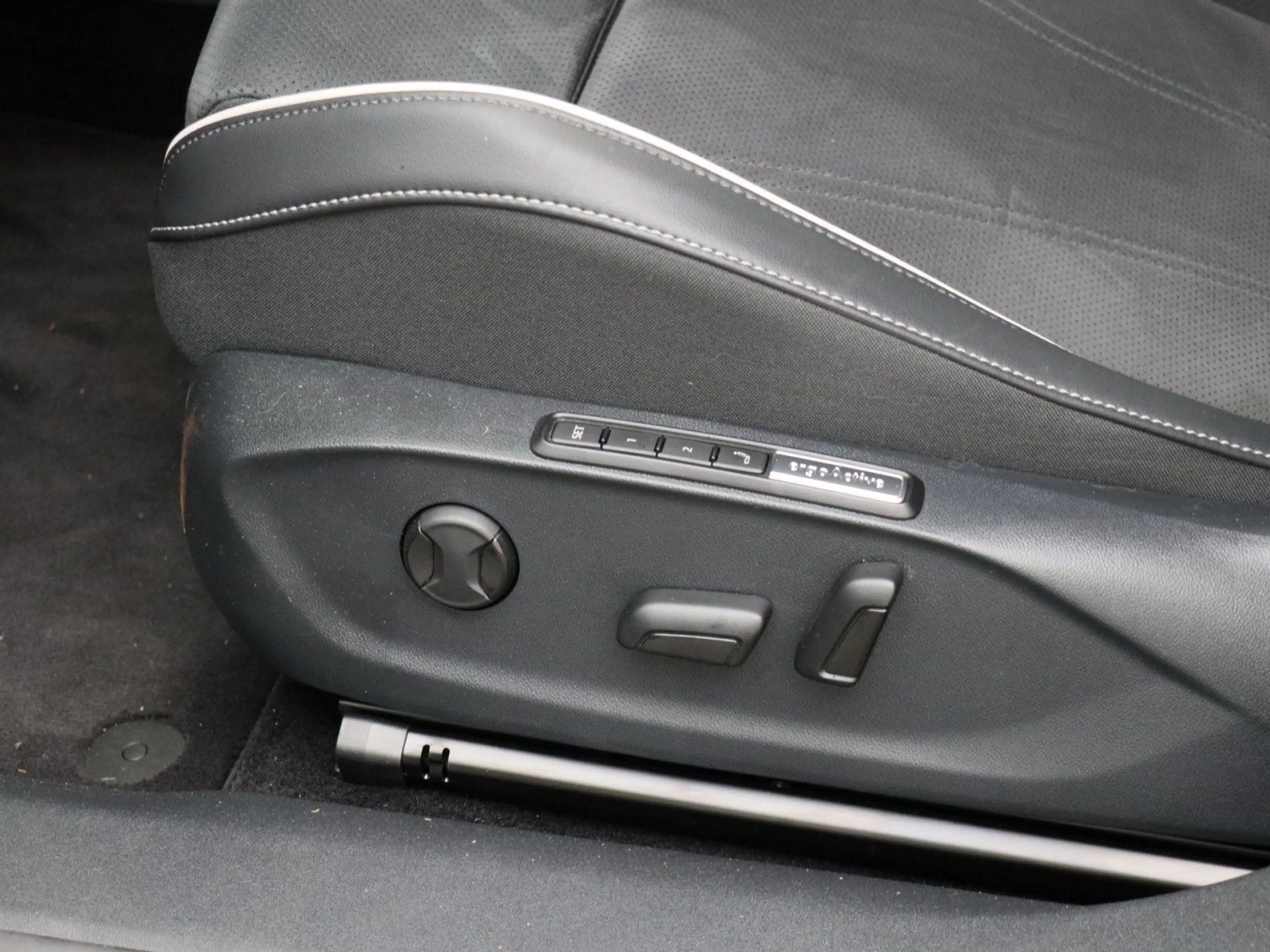 Volkswagen ID.7 Pro 210 kW (286 PS) 77 kWh 1-Gang-Au — photo 11