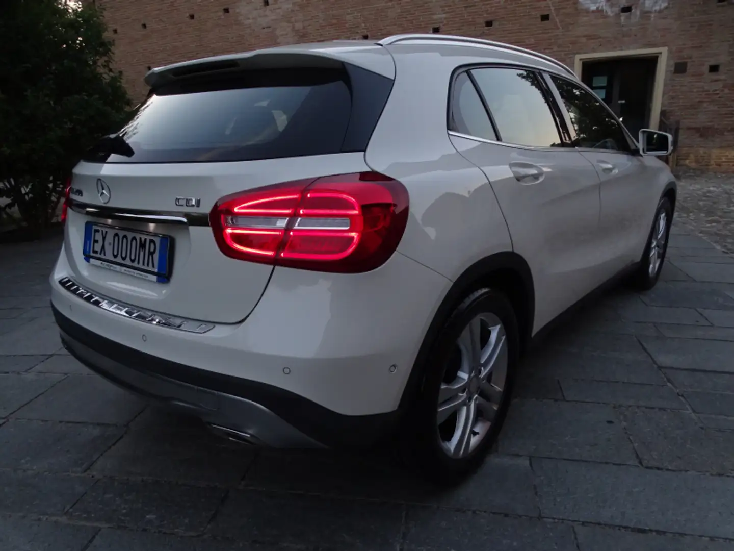 Mercedes-Benz GLA 200 CDI Automatic Sport Blanc - 2
