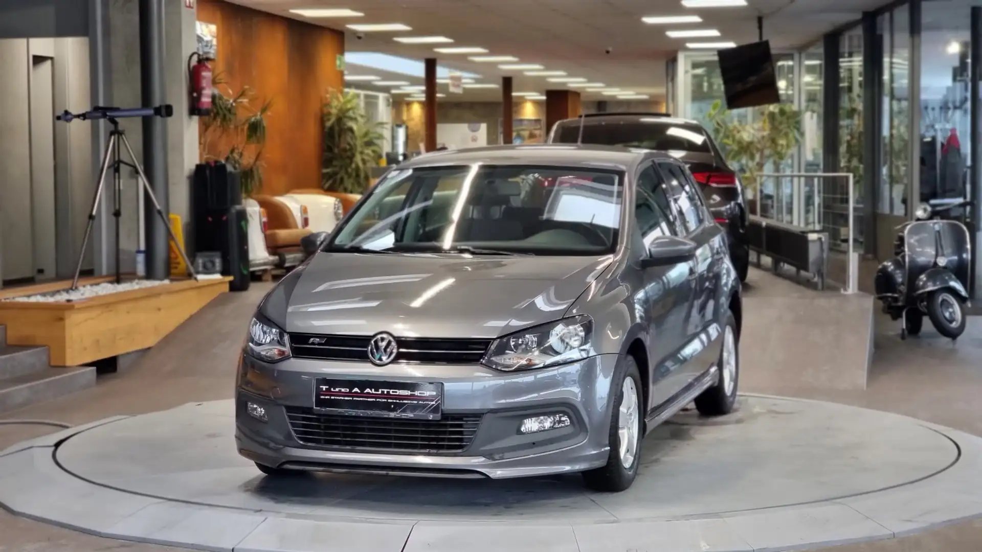 Volkswagen Polo 1.0 TSI R-Line *Wenig KM* Grau - 2