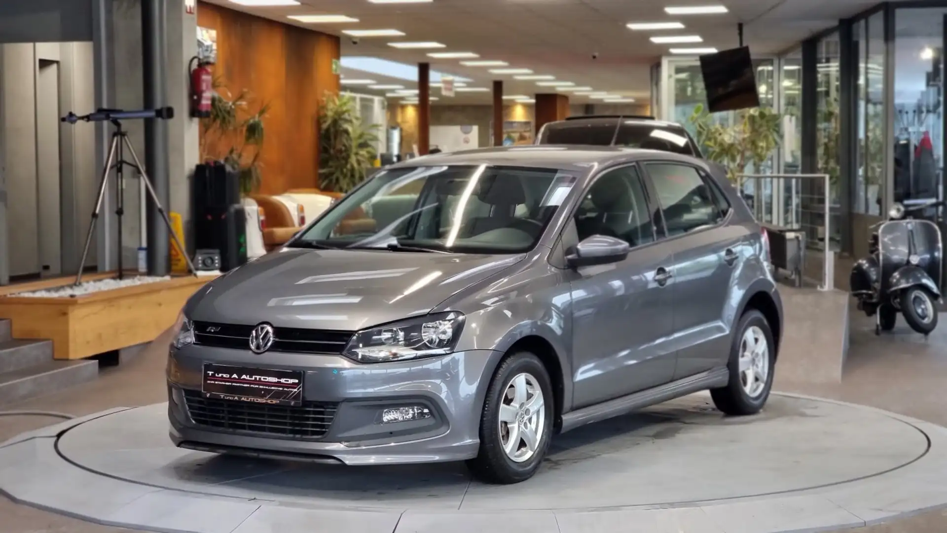 Volkswagen Polo 1.0 TSI R-Line *Wenig KM* Grau - 1