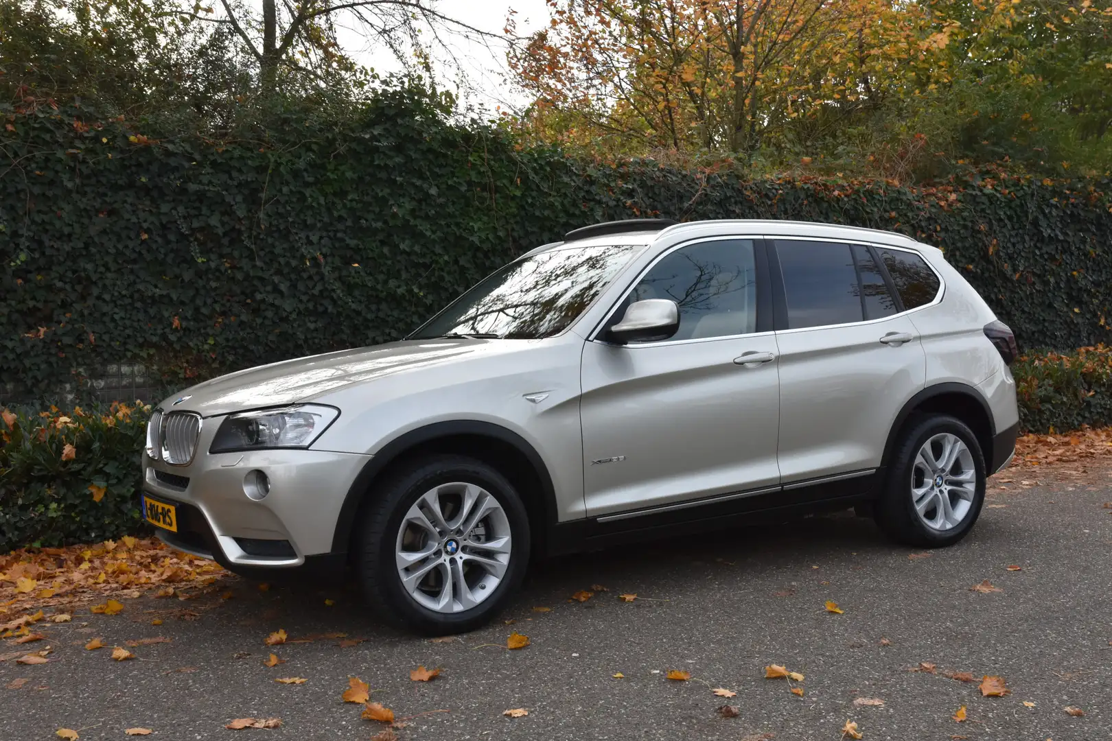 BMW X3 xDrive35i High Executive 6 CILINDER | PANO | SPORT Grijs - 2
