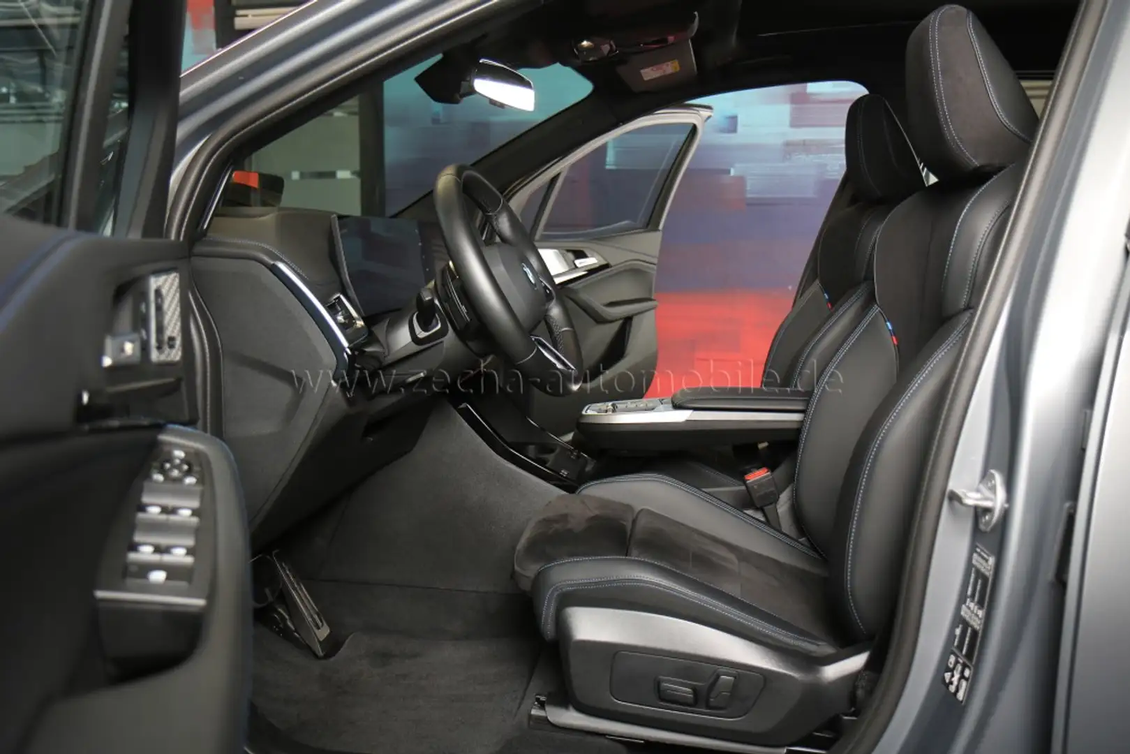 BMW 223 i xDr. Active Tourer M-Sportp.AHK.Park+Panod. Grau - 2