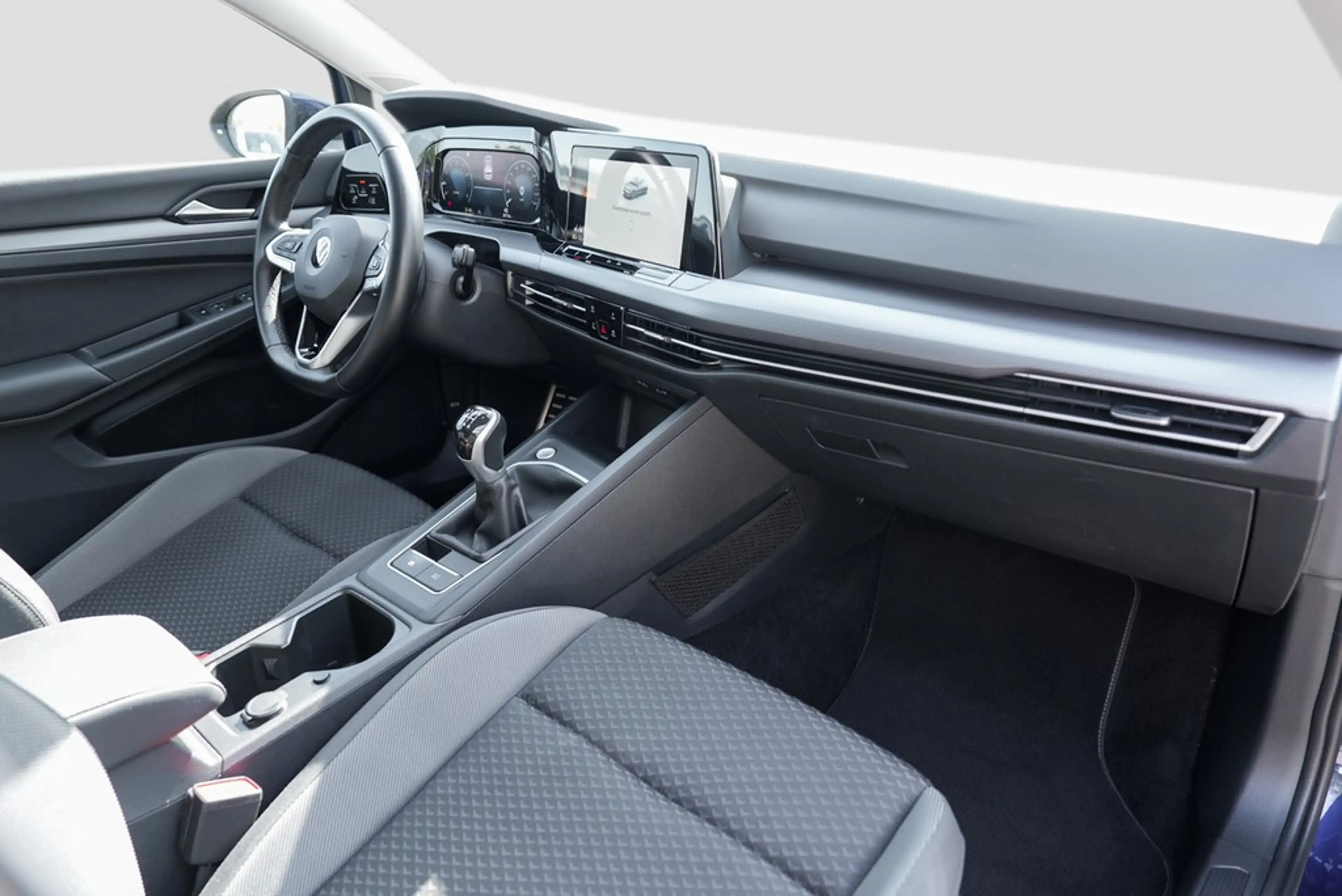 Volkswagen Golf 1.5 TSI Active *LED-Plus*Navi*Panorama*IQ-Drive... — photo 8