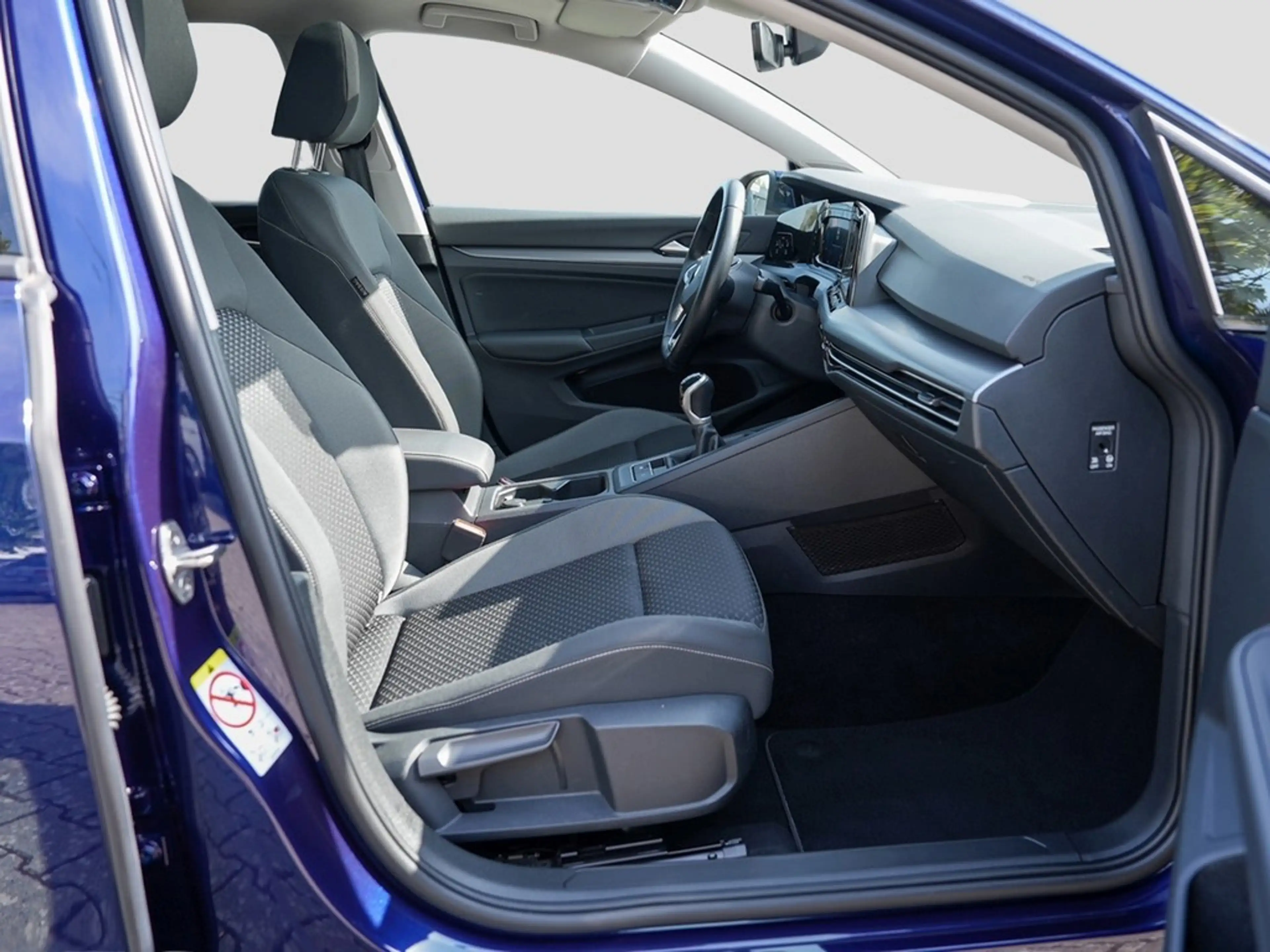 Volkswagen Golf 1.5 TSI Active *LED-Plus*Navi*Panorama*IQ-Drive... — photo 7