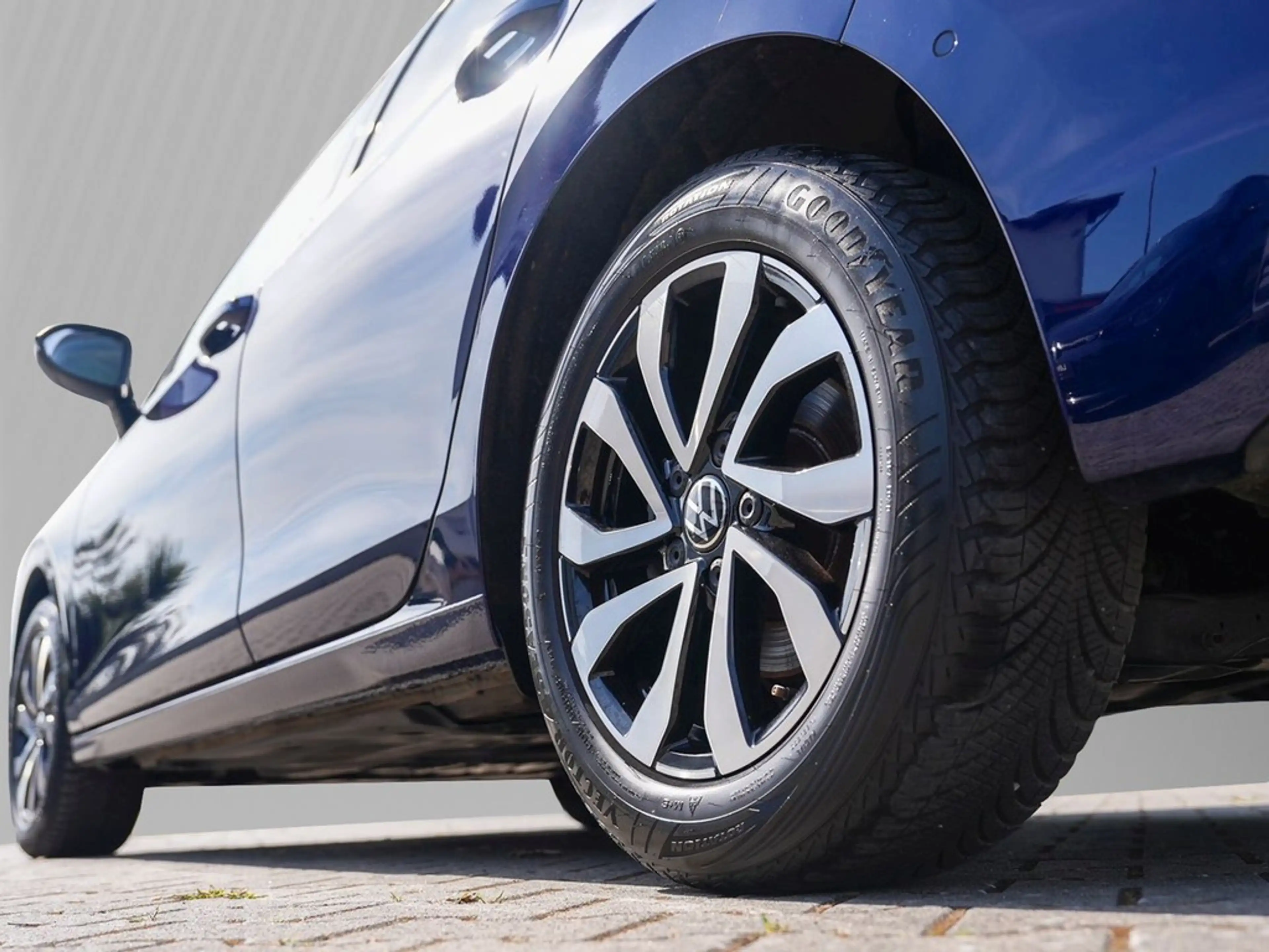 Volkswagen Golf 1.5 TSI Active *LED-Plus*Navi*Panorama*IQ-Drive... — photo 5