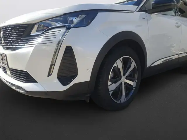 Peugeot 5008 view 9