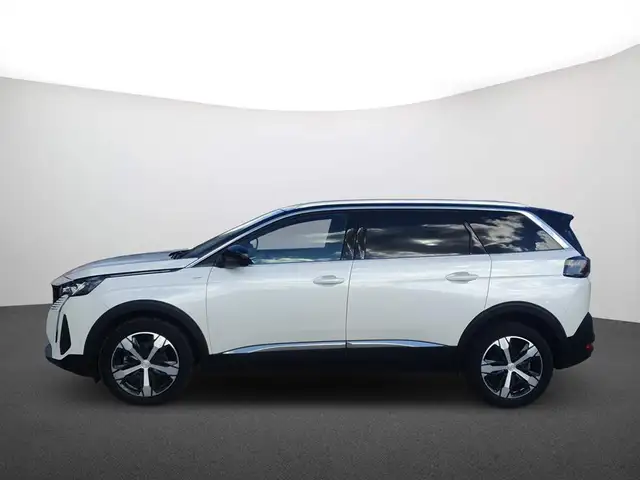 Peugeot 5008 view 4