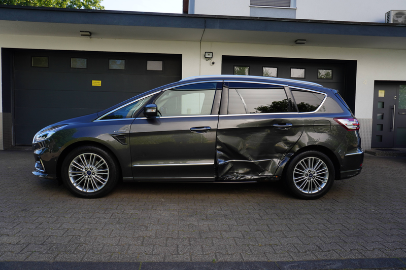 Ford S-Max 2.5 Hybrid Vignale LEDER+LED+7SITZE+TEMPOMAT+KAMERA — photo 6