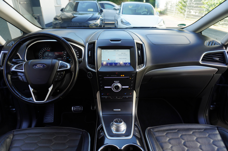 Ford S-Max 2.5 Hybrid Vignale LEDER+LED+7SITZE+TEMPOMAT+KAMERA — photo 14