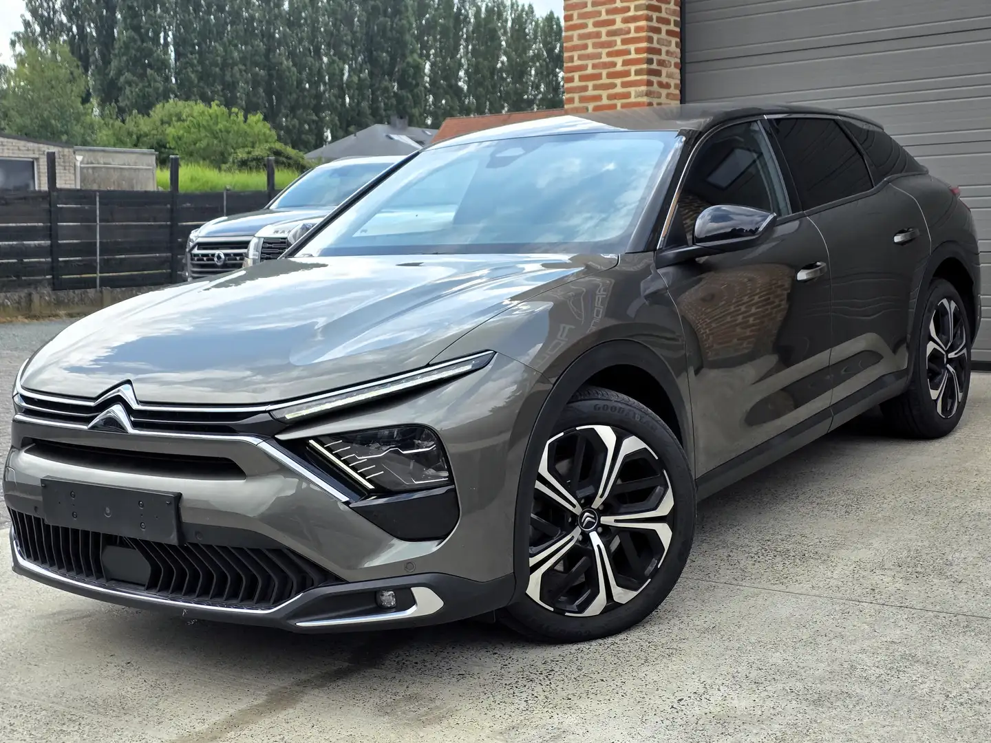 Citroen C5 X Shine - 180PK Benzine - Full Option - Automaat Gris - 1