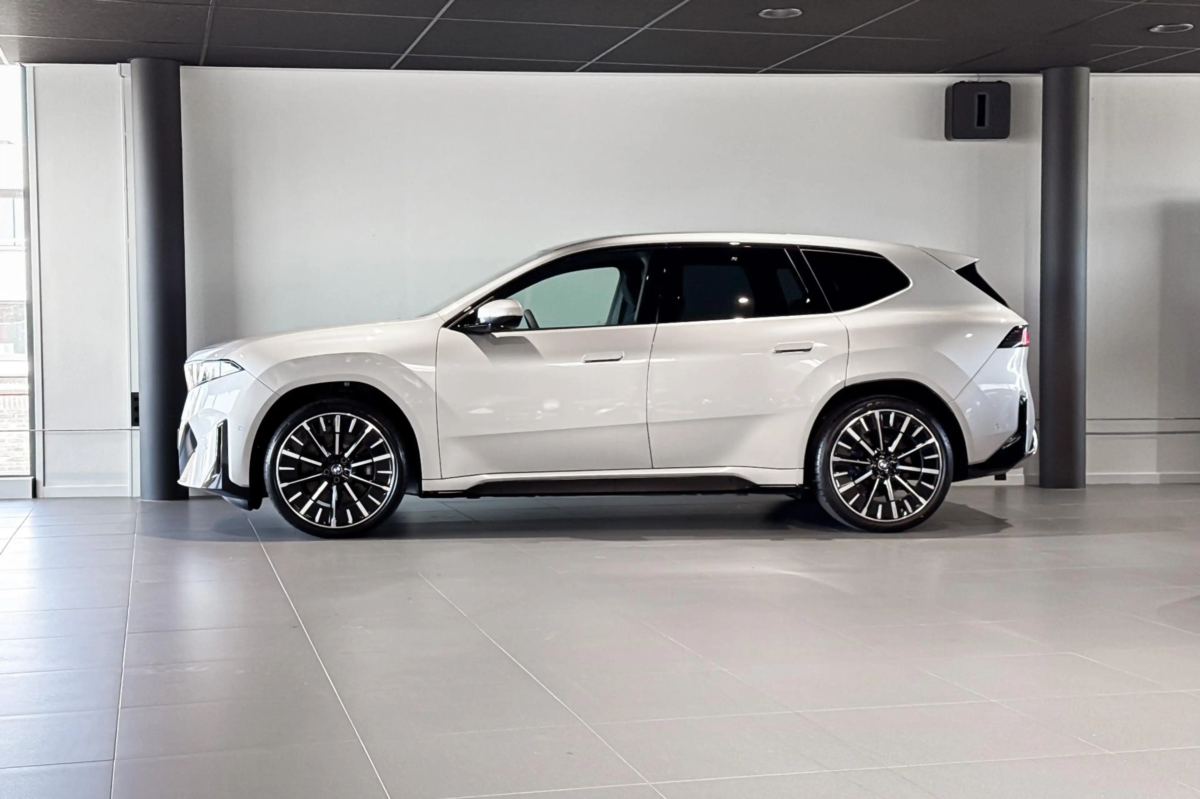 BMW iX3 40 eDrive 83 kWh | M Sport | Glazen Panoramadak | — photo 2