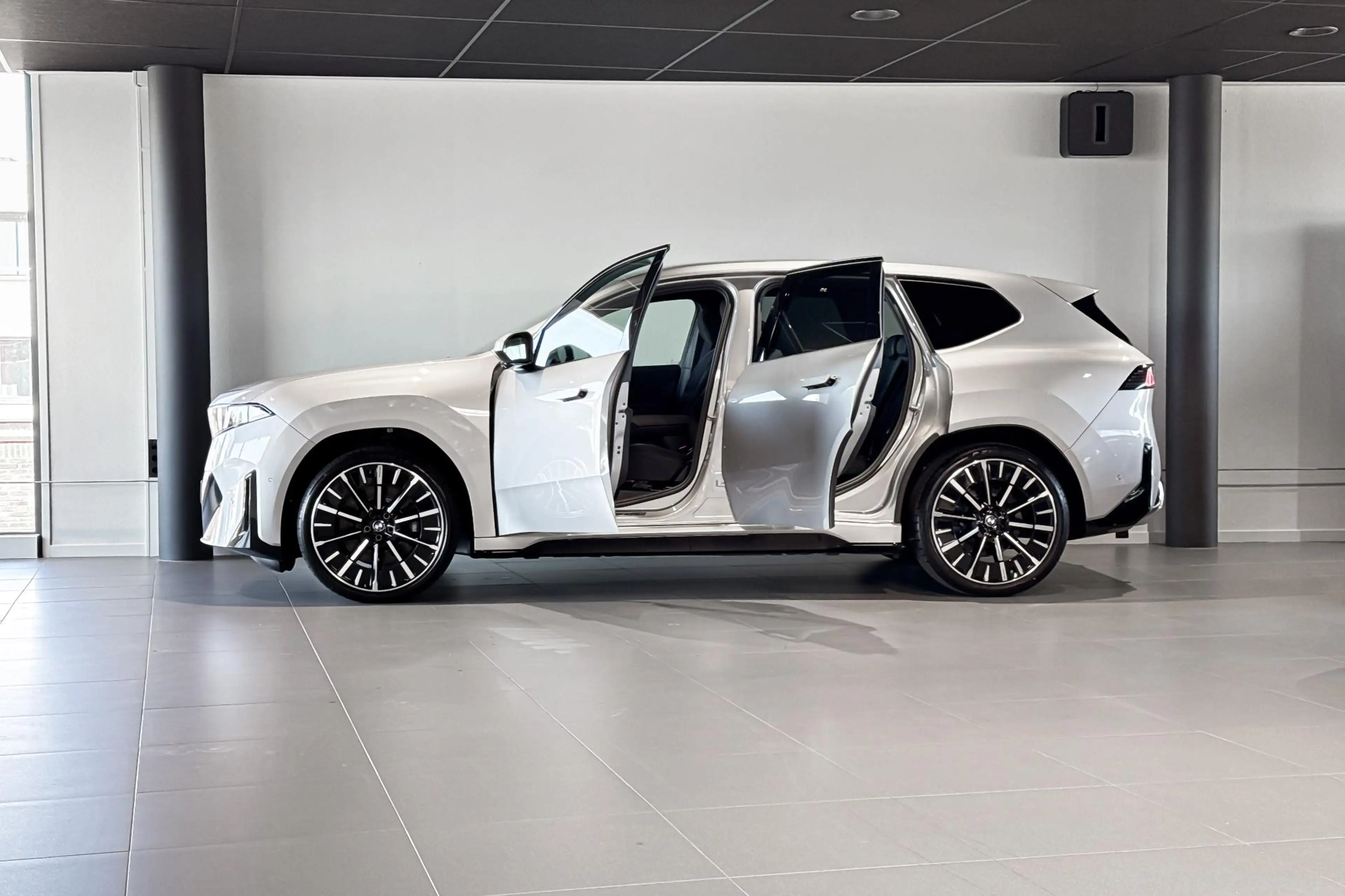 BMW iX3 40 eDrive 83 kWh | M Sport | Glazen Panoramadak | — photo 3