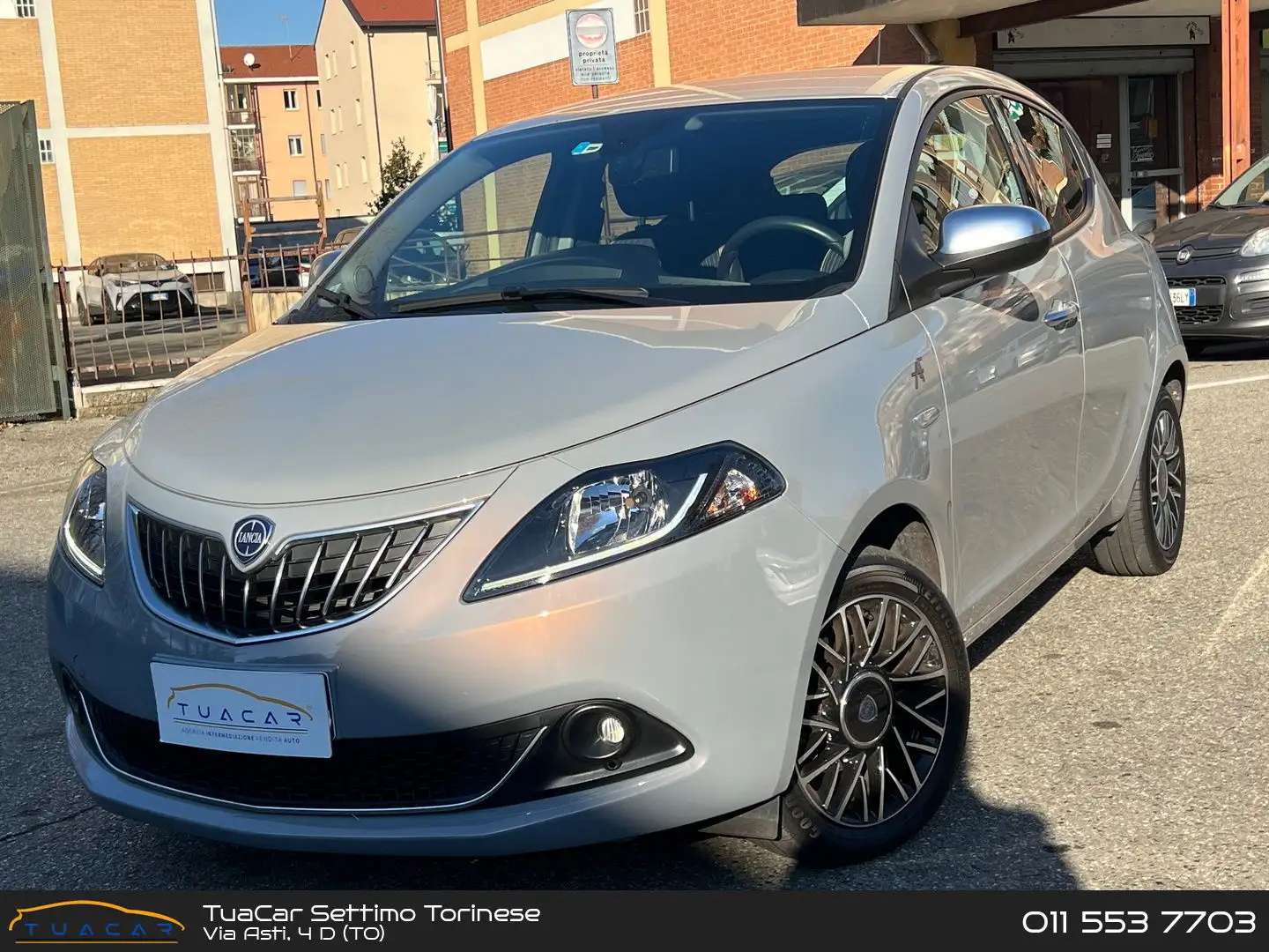 Lancia Ypsilon Alberta Ferretti 1.2 LPG Gris - 1