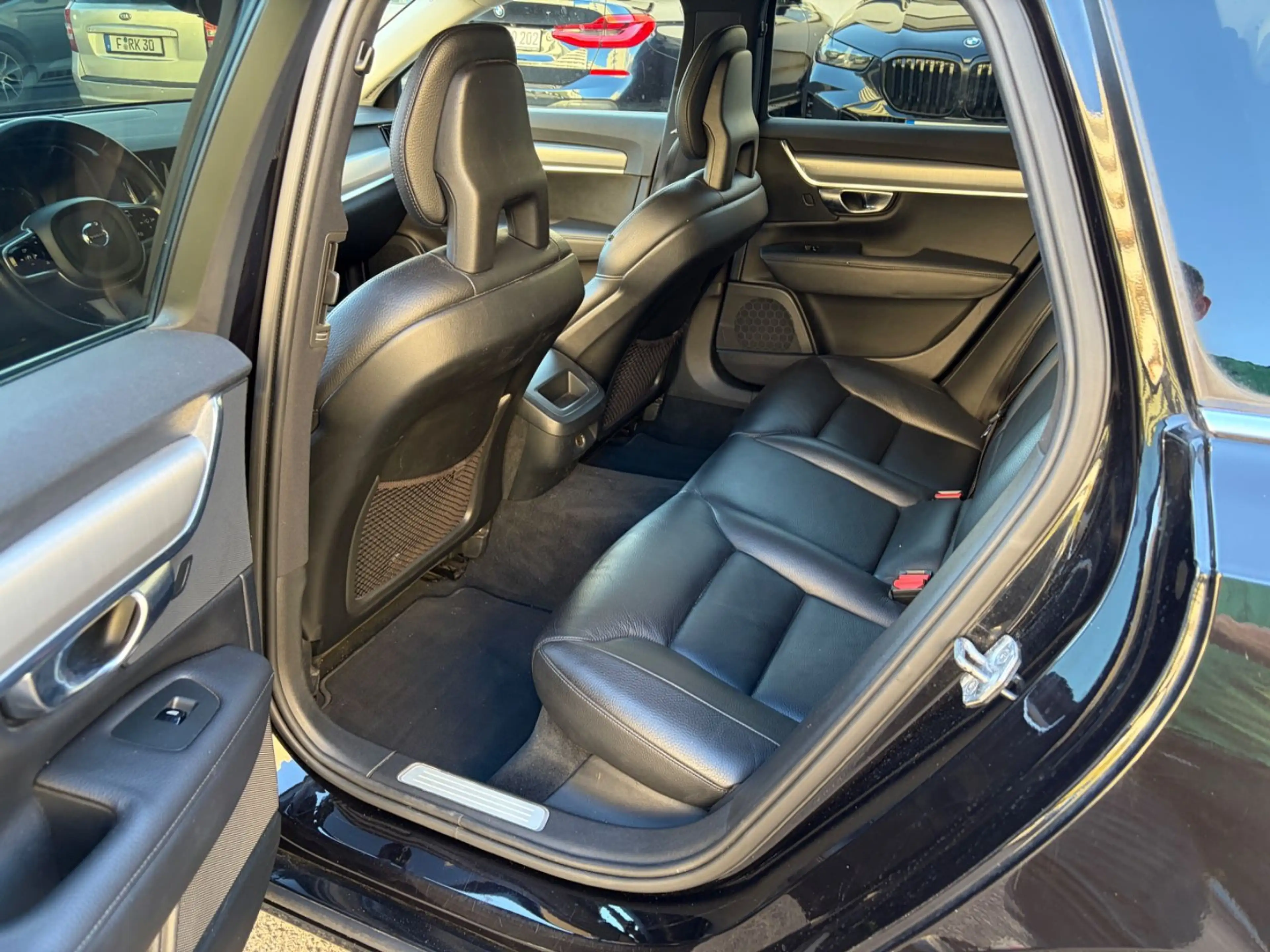 Volvo V90 Kombi Momentum *tolle Ausstattung* — photo 14