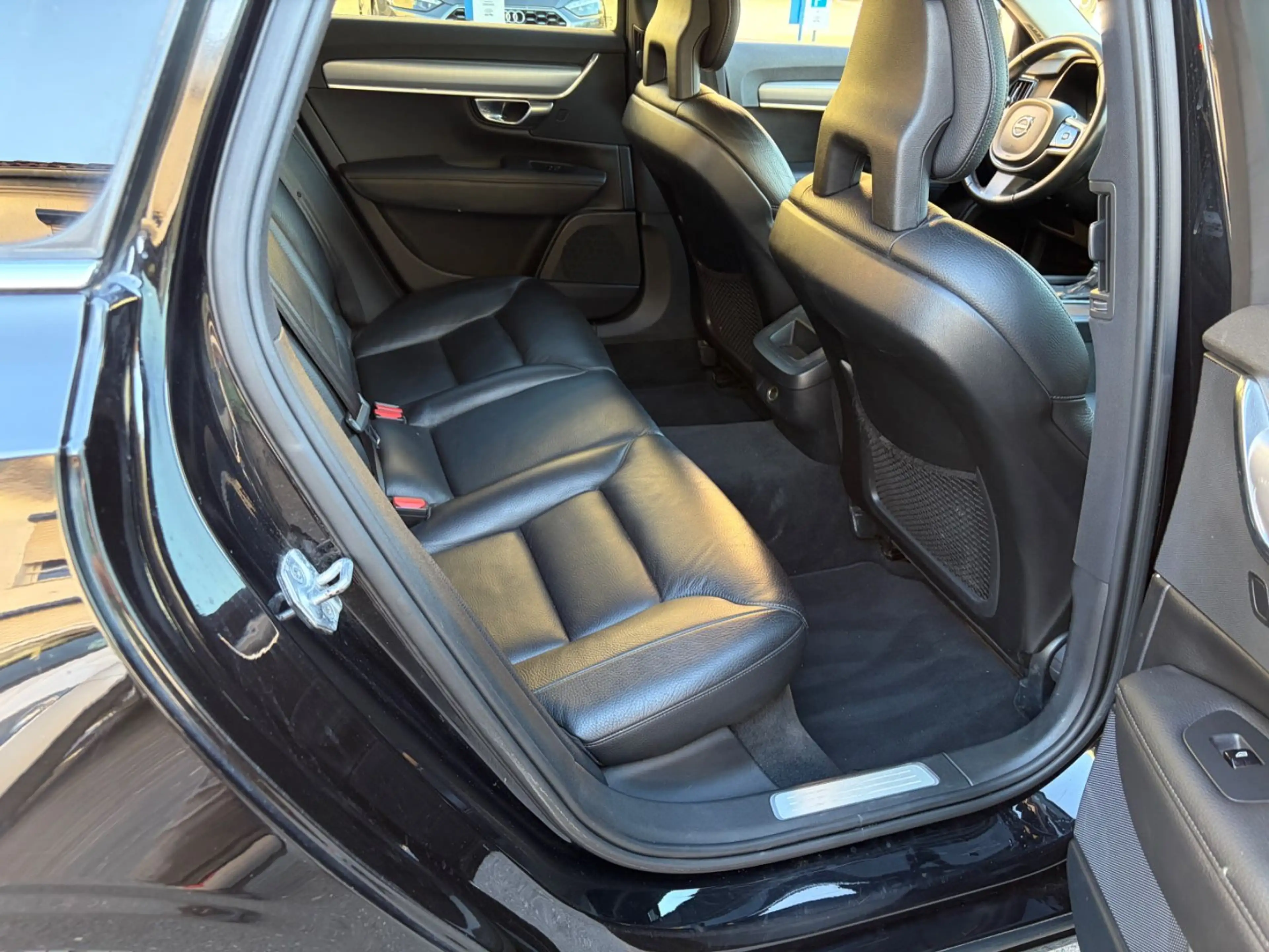 Volvo V90 Kombi Momentum *tolle Ausstattung* — photo 13