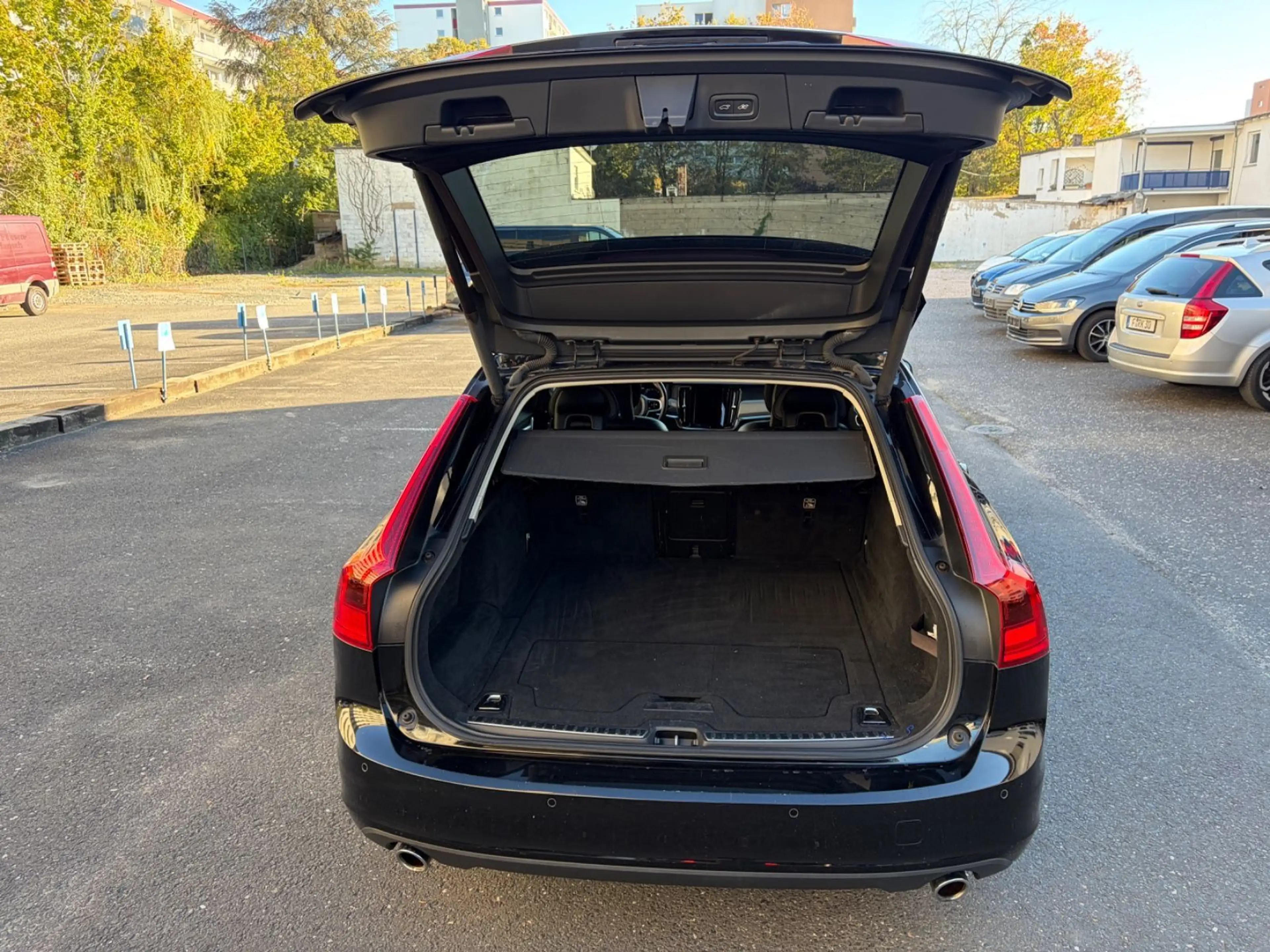 Volvo V90 Kombi Momentum *tolle Ausstattung* — photo 15