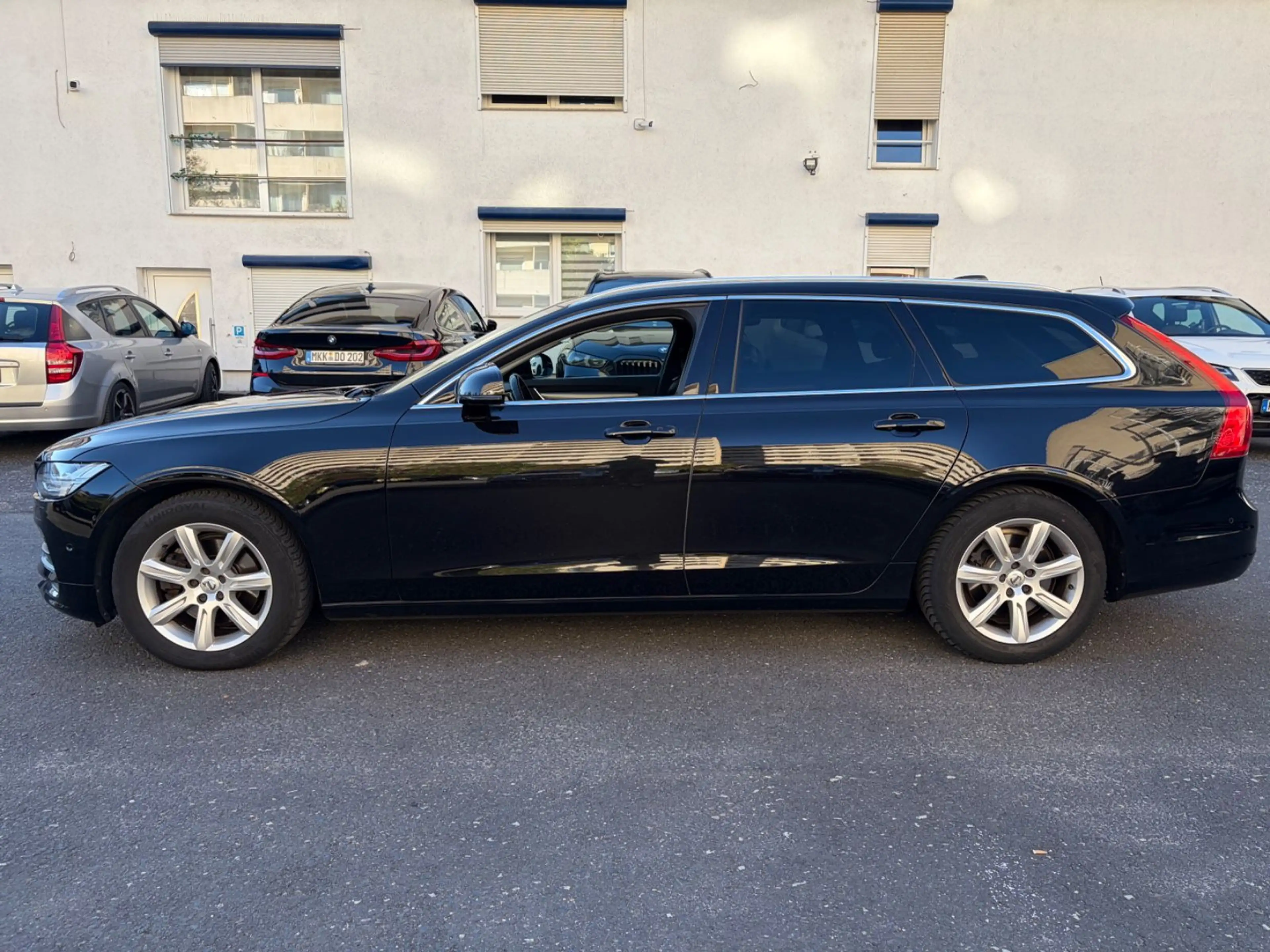 Volvo V90 Kombi Momentum *tolle Ausstattung* — photo 4