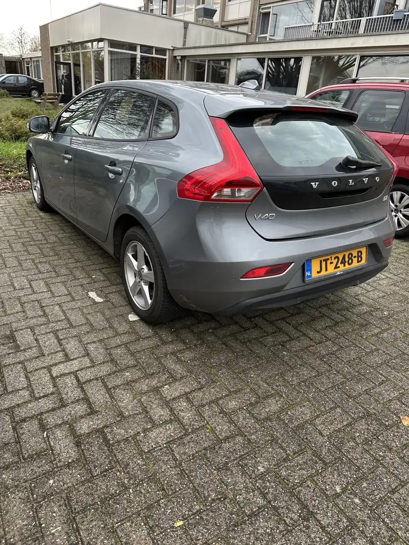 Volvo V40 D2 Geartronic Momentum - 2