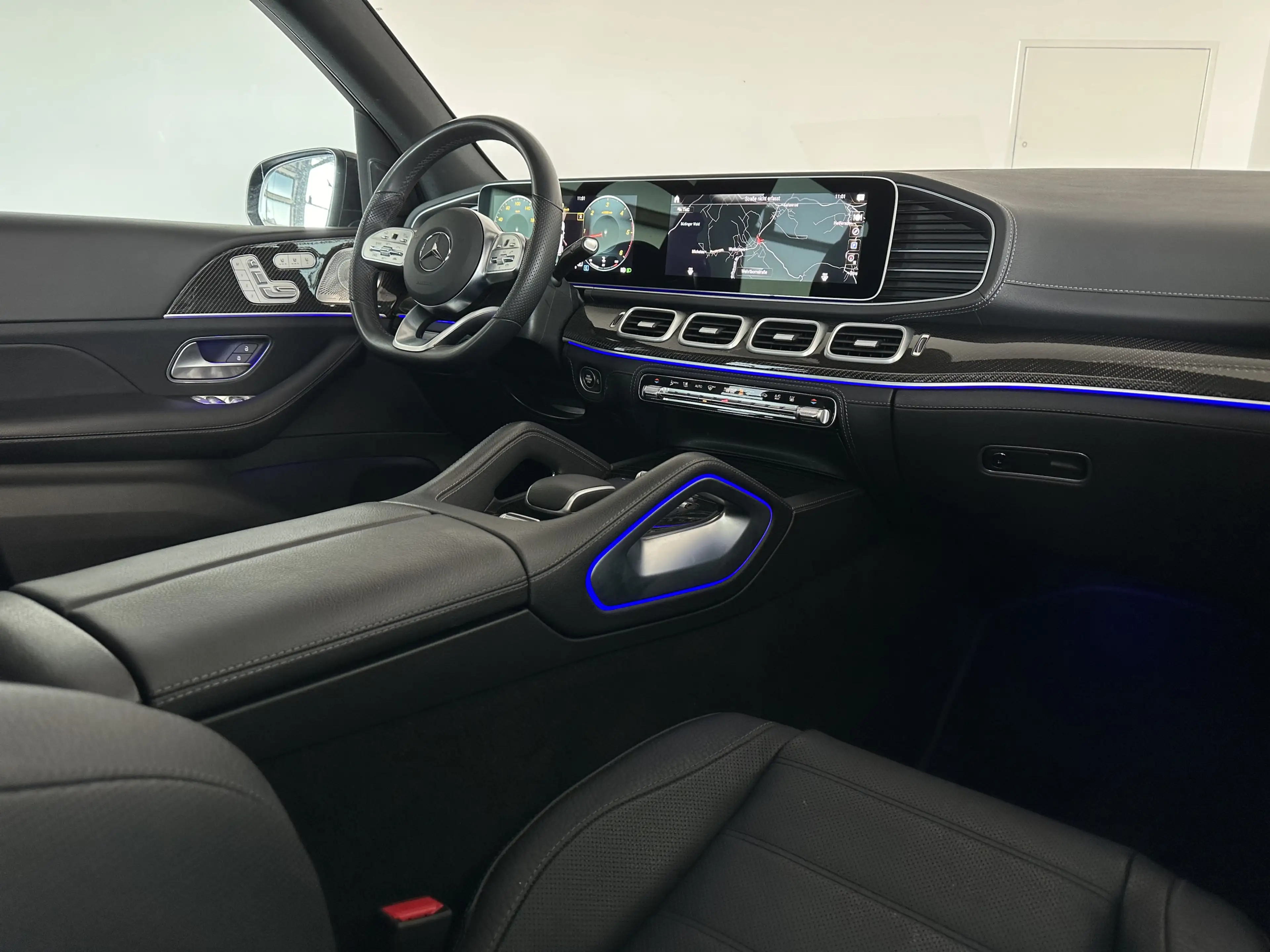 Mercedes-Benz GLS 400 4M AMG LINE *PANO *HUD *MSGE *LUFT *7STZ — photo 9