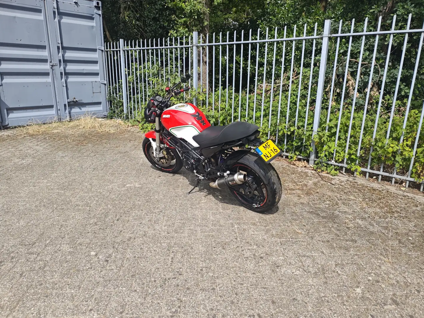 Ducati Monster 900 Rood - 2