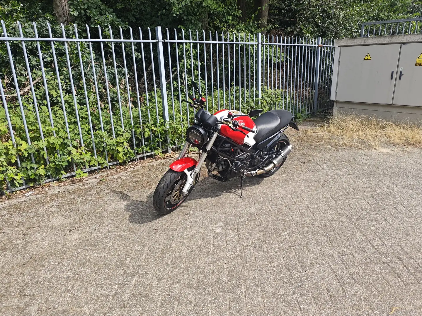 Ducati Monster 900 Rood - 1